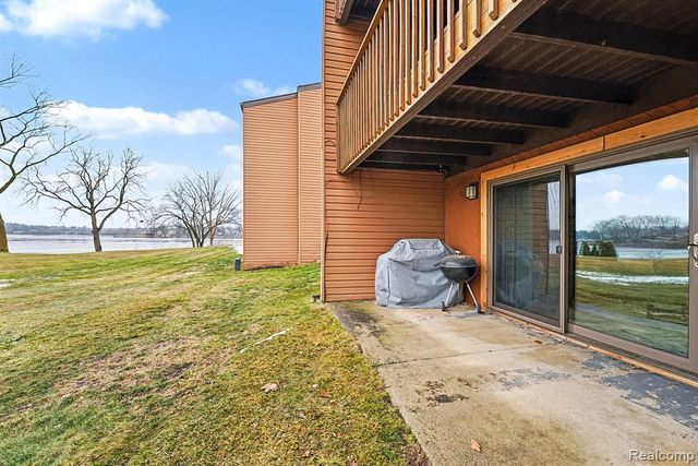 48315 Bayshore Drive, Van Buren, MI 48111