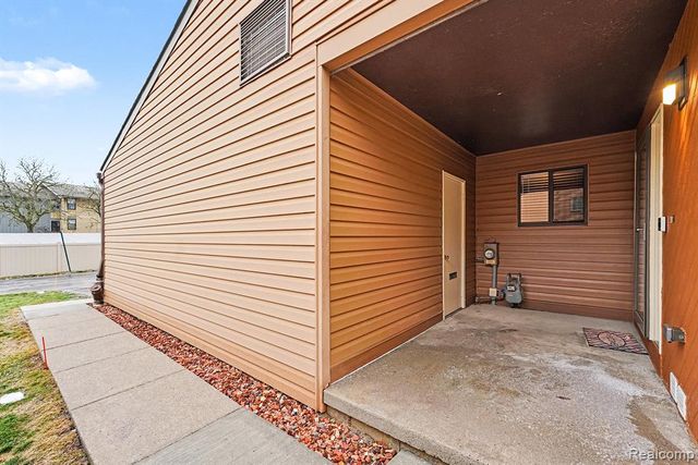 48315 Bayshore Drive, Van Buren, MI 48111