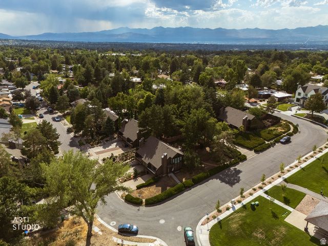 7660 S AVONDALE DR, Cottonwood Heights, UT 84121