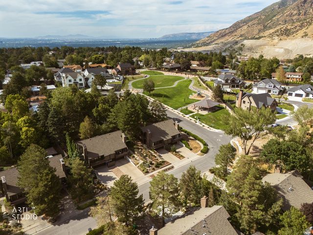 7660 S AVONDALE DR, Cottonwood Heights, UT 84121