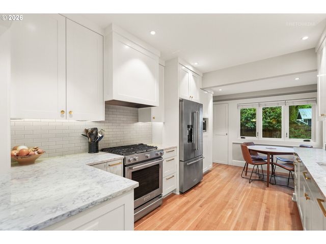 3926 Se ANKENY St, Portland, OR 97214