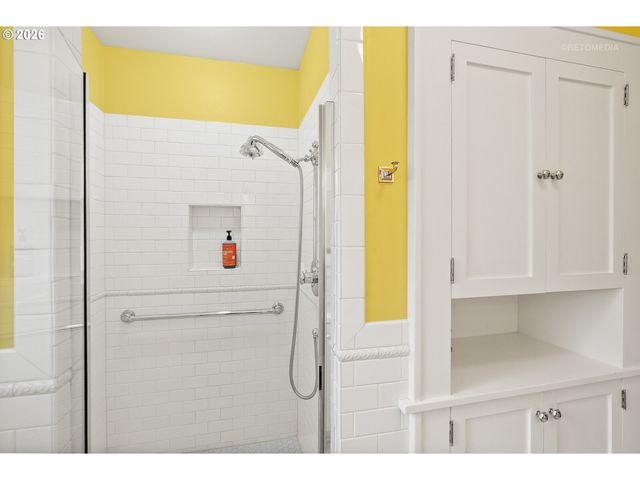 3926 Se ANKENY St, Portland, OR 97214