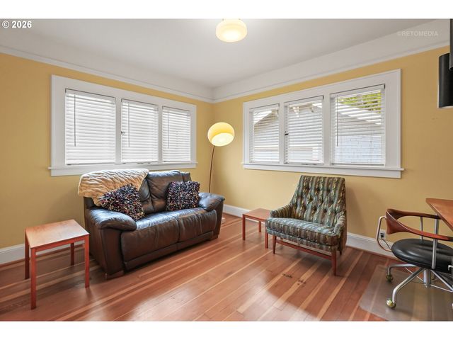 3926 Se ANKENY St, Portland, OR 97214