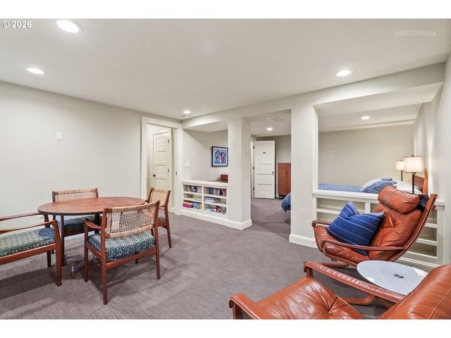 3926 Se ANKENY St, Portland, OR 97214