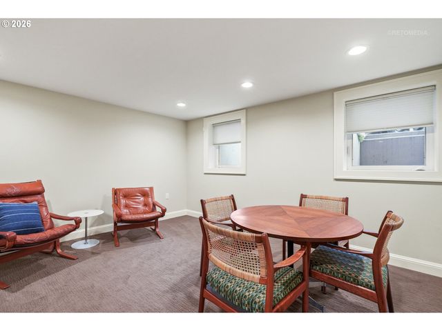 3926 Se ANKENY St, Portland, OR 97214