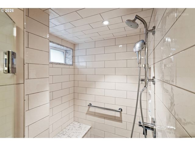 3926 Se ANKENY St, Portland, OR 97214