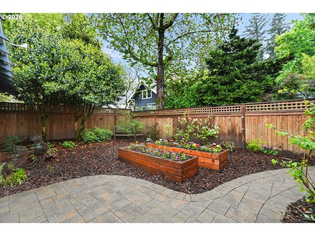 3926 Se ANKENY St, Portland, OR 97214