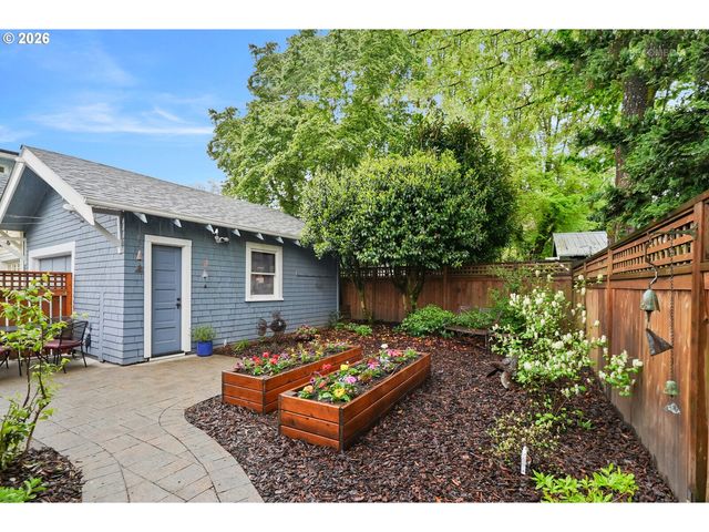 3926 Se ANKENY St, Portland, OR 97214