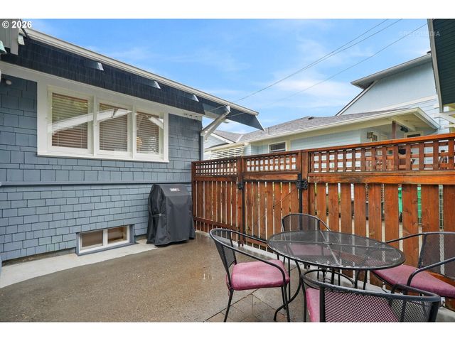 3926 Se ANKENY St, Portland, OR 97214