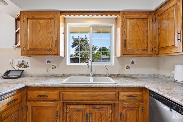 6300 Carter Avenue, Bakersfield, CA 93308