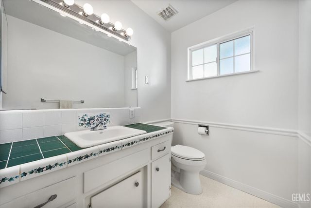 6300 Carter Avenue, Bakersfield, CA 93308