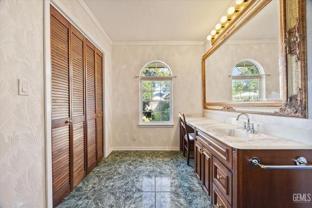 6300 Carter Avenue, Bakersfield, CA 93308