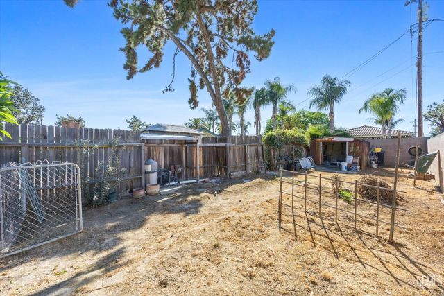 6300 Carter Avenue, Bakersfield, CA 93308