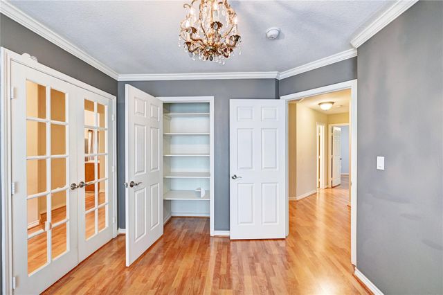 1960 Greentree Drive, Huntsville, TX 77340