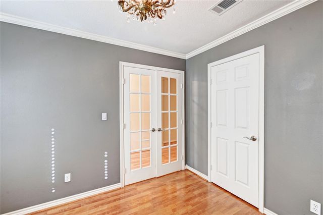 1960 Greentree Drive, Huntsville, TX 77340