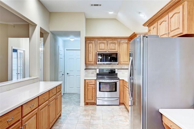 1960 Greentree Drive, Huntsville, TX 77340