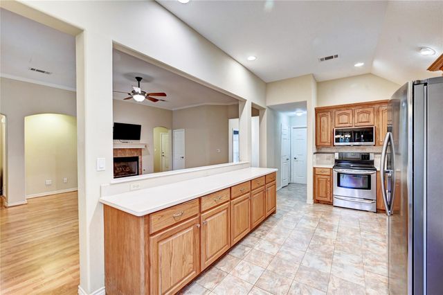 1960 Greentree Drive, Huntsville, TX 77340