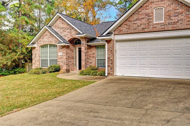 1960 Greentree Drive, Huntsville, TX 77340