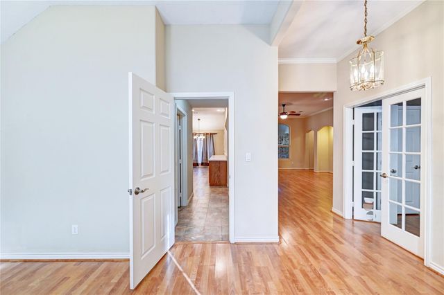 1960 Greentree Drive, Huntsville, TX 77340