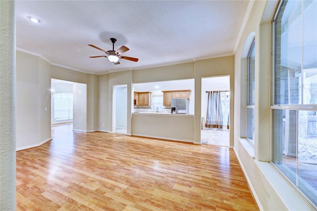 1960 Greentree Drive, Huntsville, TX 77340