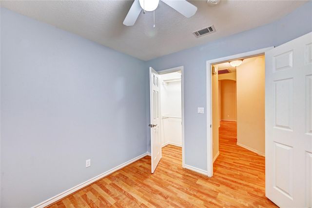 1960 Greentree Drive, Huntsville, TX 77340