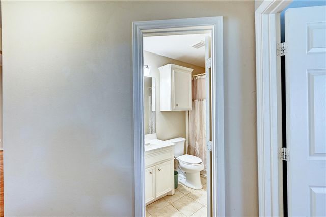 1960 Greentree Drive, Huntsville, TX 77340