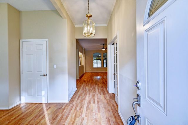 1960 Greentree Drive, Huntsville, TX 77340