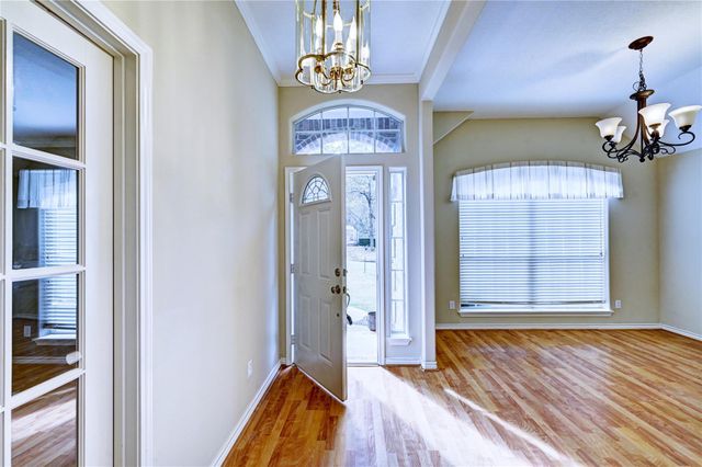 1960 Greentree Drive, Huntsville, TX 77340