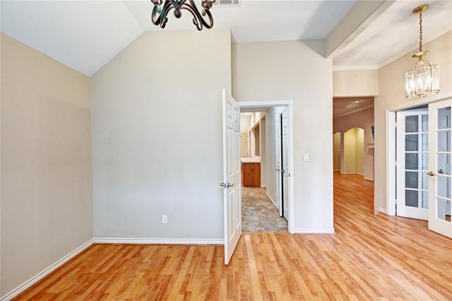 1960 Greentree Drive, Huntsville, TX 77340