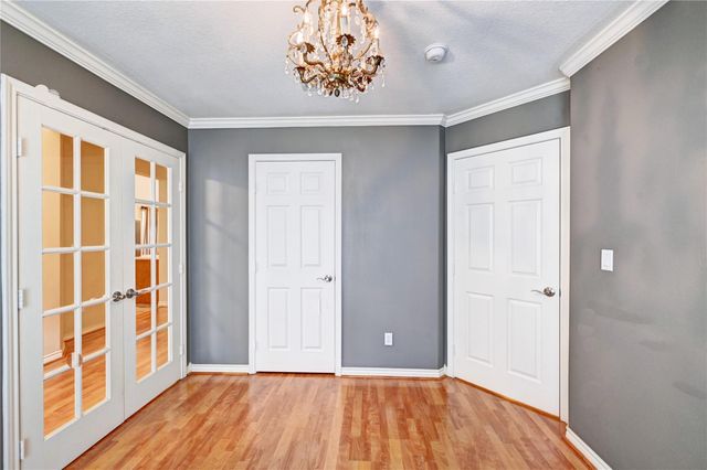 1960 Greentree Drive, Huntsville, TX 77340