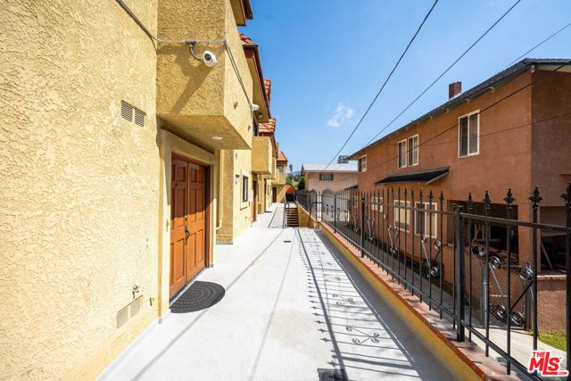 5327 LEXINGTON Avenue B, Los Angeles, CA 90029
