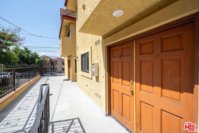 5327 LEXINGTON Avenue B, Los Angeles, CA 90029