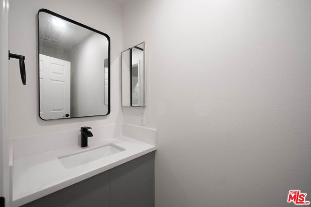 5327 LEXINGTON Avenue B, Los Angeles, CA 90029