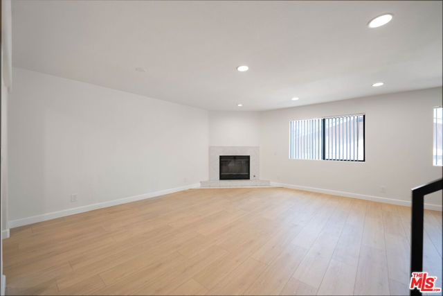 5327 LEXINGTON Avenue B, Los Angeles, CA 90029