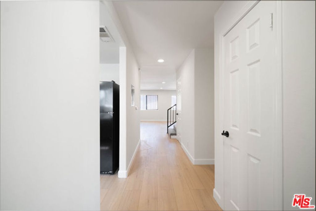 5327 LEXINGTON Avenue B, Los Angeles, CA 90029