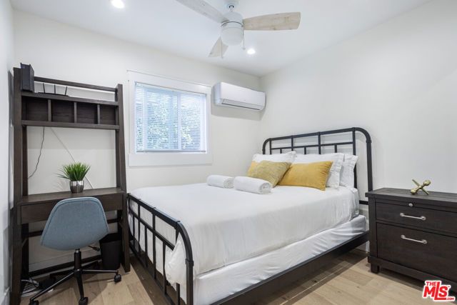 1438 W 30th Street, Los Angeles, CA 90007