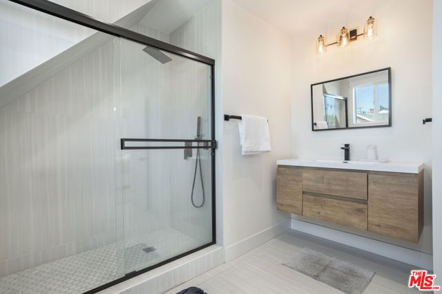 1438 W 30th Street, Los Angeles, CA 90007