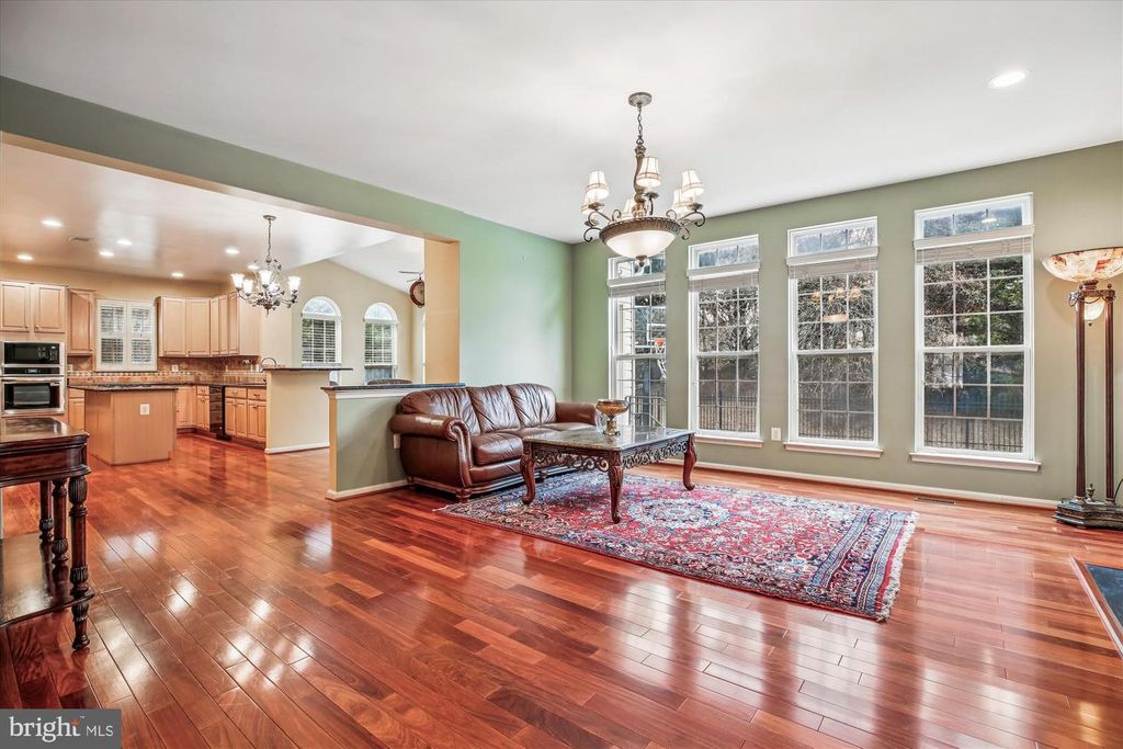 Image 12 of property listing at 14212 SCHAEFFER RD, Germantown, MD 20874