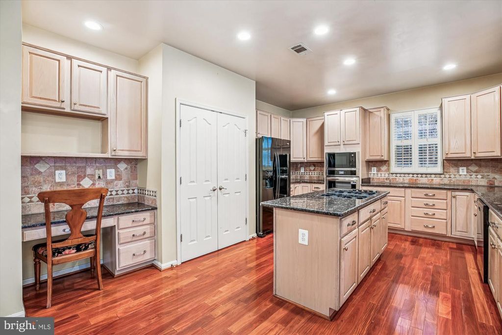 Image 23 of property listing at 14212 SCHAEFFER RD, Germantown, MD 20874