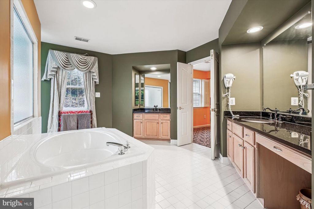 Image 35 of property listing at 14212 SCHAEFFER RD, Germantown, MD 20874