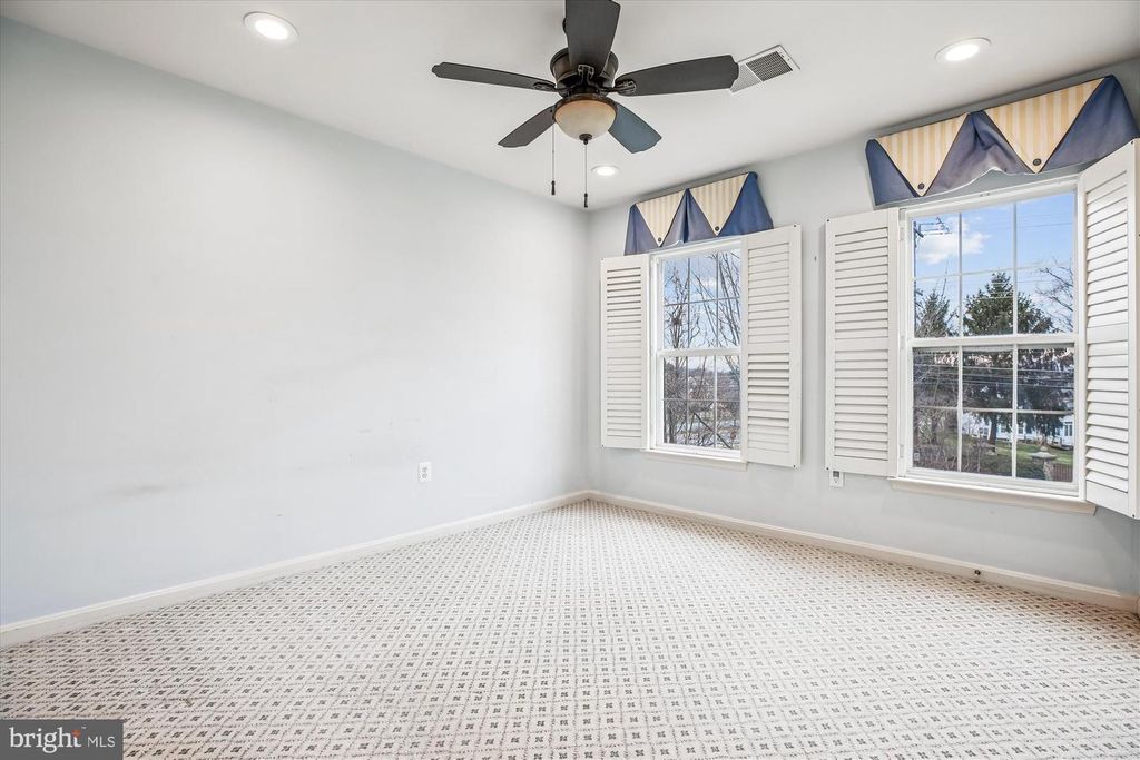 Image 39 of property listing at 14212 SCHAEFFER RD, Germantown, MD 20874