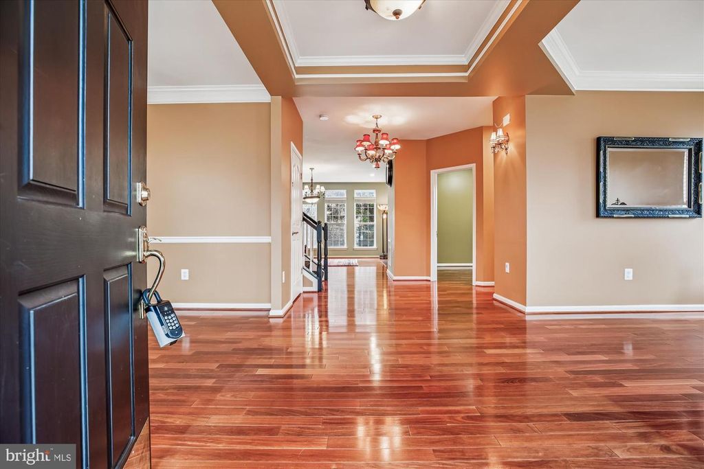 Image 4 of property listing at 14212 SCHAEFFER RD, Germantown, MD 20874