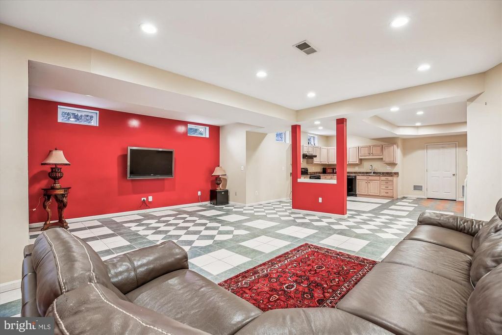 Image 46 of property listing at 14212 SCHAEFFER RD, Germantown, MD 20874