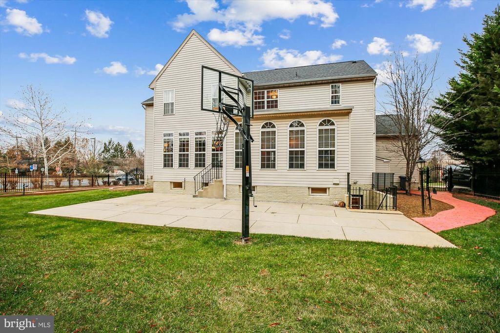 Image 53 of property listing at 14212 SCHAEFFER RD, Germantown, MD 20874