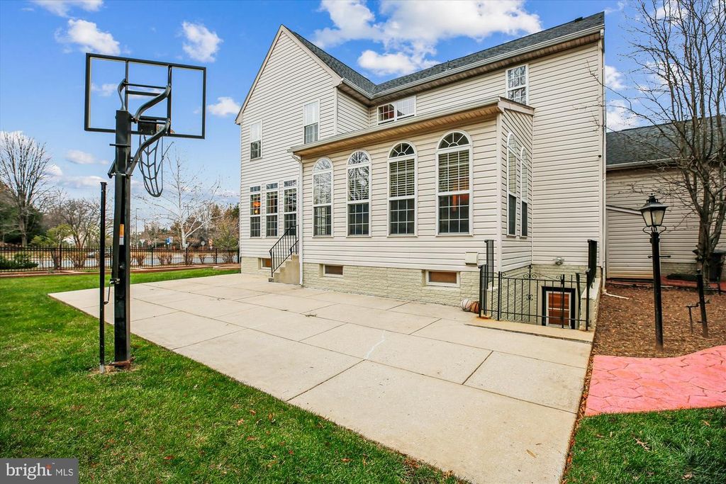 Image 58 of property listing at 14212 SCHAEFFER RD, Germantown, MD 20874