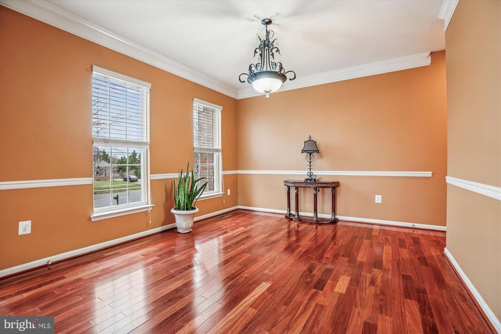 Image 7 of property listing at 14212 SCHAEFFER RD, Germantown, MD 20874