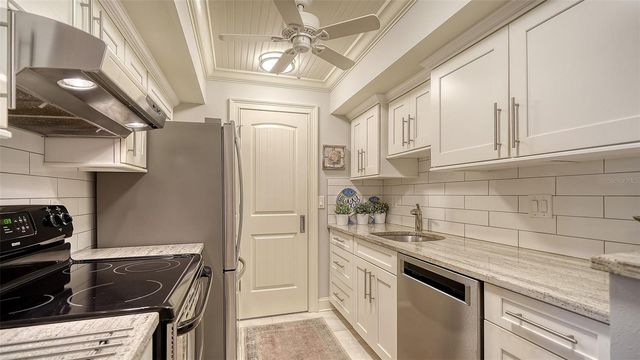 6124 43RD STREET W 208A, Bradenton, FL 34210