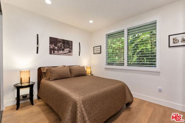 1304 Roxbury Drive 202, Los Angeles, CA 90035