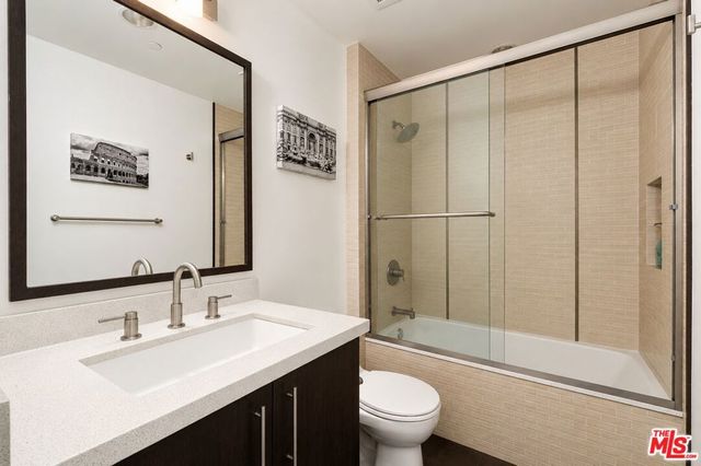 1304 Roxbury Drive 202, Los Angeles, CA 90035