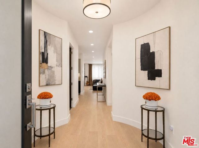 1304 Roxbury Drive 202, Los Angeles, CA 90035